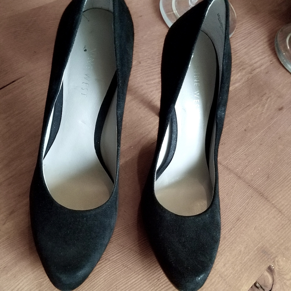 Nine West-Plateau suede stiletto platform almond toe pumps.(6)